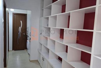 Apartament cu 3 camere decomandat, mobilat în Micro 5 - 2
