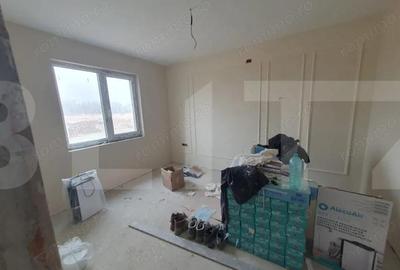 Casă cu Teren 400 Mp în Urseni - 2