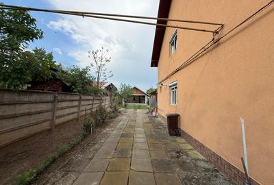 Casă individuală cu 8 camere cu Canalizare în Podenii Noi - 20