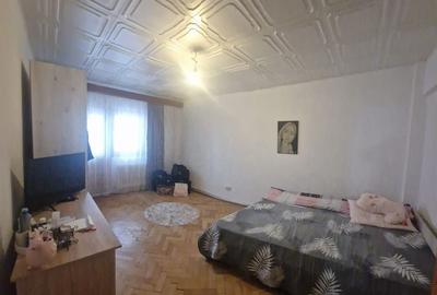 Apartament cu 4 camere decomandat în Central - 2