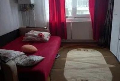 Apartament 1 camere, etaj intermediar, zona