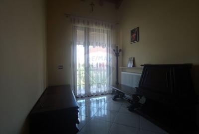 Casa / Vila de lux cu 5 camere de vanzare in Vadu Moldovei, Suceava - 32