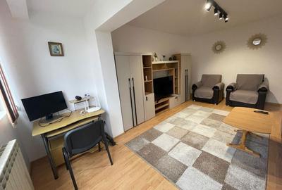 Apartament cu 3 camere decomandat în Micro 20 - 3