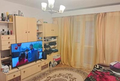 Vand apartament 2 camere in Deva, zona Scarisoara (Astoria), etaj 3, bloc de 4 etaje izolat exterior - 1