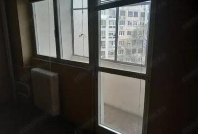 Apartament cu 3 camere semidecomandat în Tineretului - 3