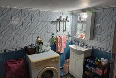 Casă cu 5 camere cu Teren 2272 Mp în Costești - 1