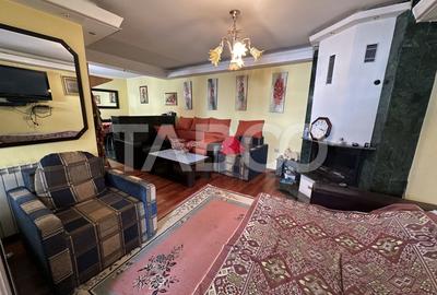 Casa familiala pentru locuit sau vacanta , spatioasa si confortabila . - 11