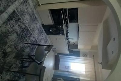 Apartament cu 3 camere decomandat în Central - 1