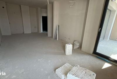 Apartament cu 3 camere semidecomandat în Central