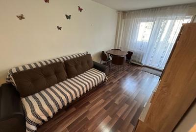 13 Septembrie,Panduri Stradal,Academia Militara 8 Min metrou,C ANAF - 2