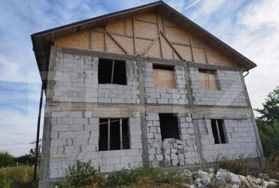 Casă cu 5 camere cu Teren 3800 Mp în Corlătești - 4