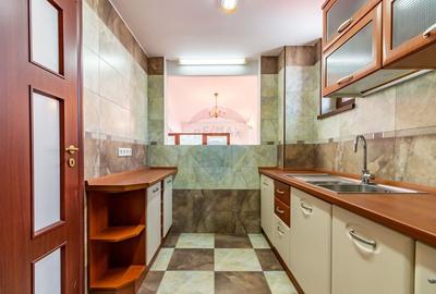 Casă individuală cu 6 camere cu Garaj în Ferentari - 16