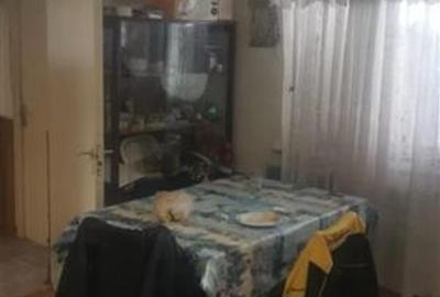 APARTAMENT CU 3 CAMERE DE VANZARE TARGU OCNA ETJ.2
