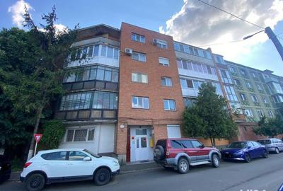 Apartament cu 4 camere decomandat în Miorița - 3