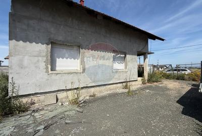 Casa 4  camere,600 mp teren Livada