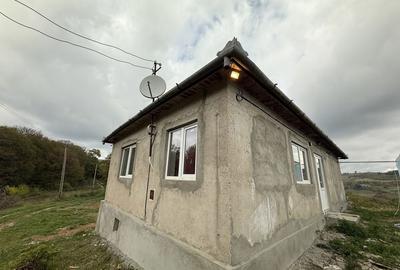 Casă cu 4 camere în Stracoș - 8