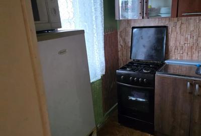 Ofer la chirie ap 1 camera 30 mp cu bucatarie mare cu geam zona Kaufland - Badea Cartan ... 170 euro - 6