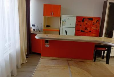 Apartament cu 3 camere decomandat, mobilat în UTA - 12