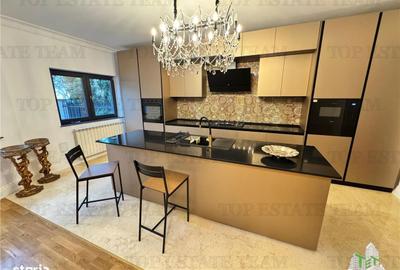 Casă cu 7 camere cu Teren 300 Mp în Central - 18