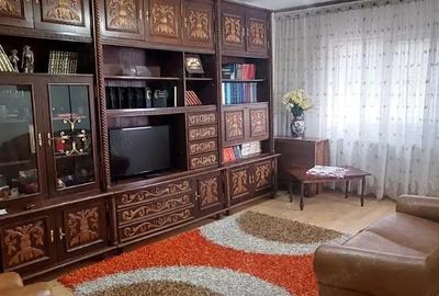 Vanzare apartament 3 camere - 2