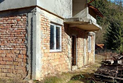 Casă cu Teren 1000 Mp în Tilișca - 5