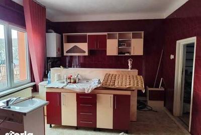 Casă cu 3 camere cu Teren 100 Mp în Central - 3