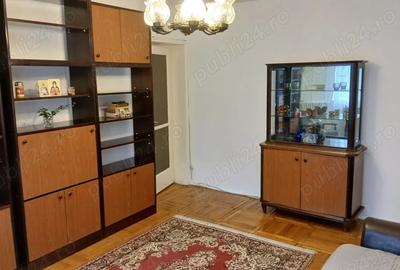 Apartament cu 3 camere semidecomandat, mobilat în Dristor