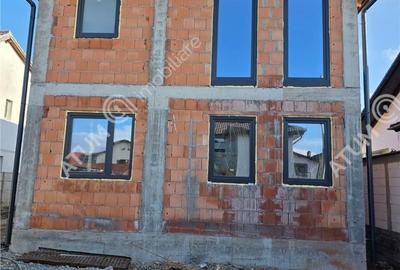 Casă cu 4 camere cu Teren 495 Mp în Tineretului - 19