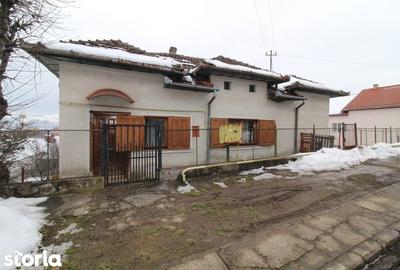 Casă cu 4 camere cu Teren 350 Mp în Central - 16