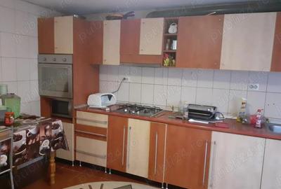 Vanz. P + M mobilata si utilata, caramida, 500.mp.,d.9 ml, 2 garaje str. Grivitei cu G.E.Grigorescu - 14