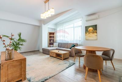 Apartament cu 3 camere semidecomandat, mobilat în Dămăroaia