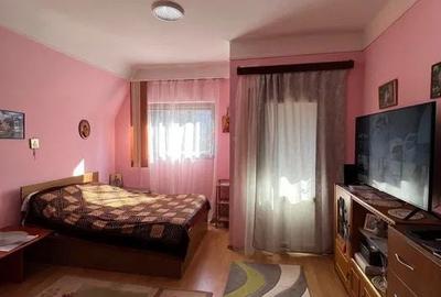 Casă cu 8 camere cu Teren 50 Mp în Furnica - 6