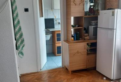 Garsonieră în Vest - 2