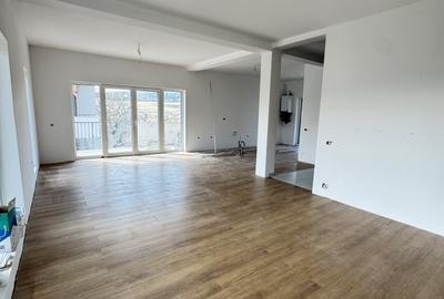 Duplex cu 4 camere cu Canalizare în Chinteni - 1