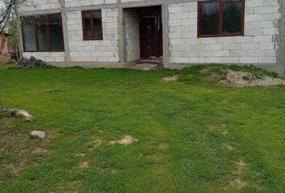 Casă cu 4 camere cu Teren 895 Mp în Vadu Pașii - 2