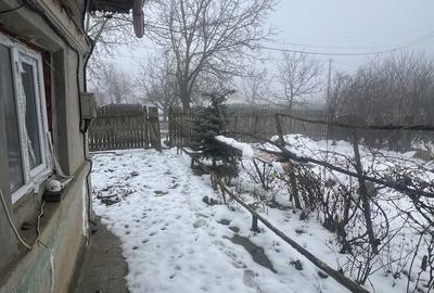 Casă cu 3 camere cu Teren 900 Mp în Central - 1