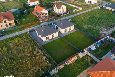 Casă cu 4 camere cu Canalizare în Primăverii - 6