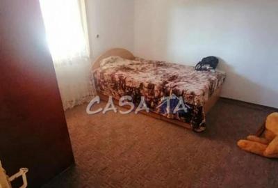 Casa situata in Bumbe?ti Pi?ic - Carligei - 11