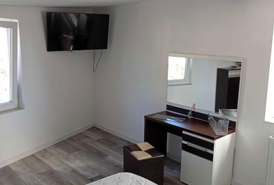 Apartament cu 4 camere decomandat în Central - 3