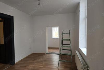 Casă cu 2 camere cu Teren 650 Mp în Central - 10