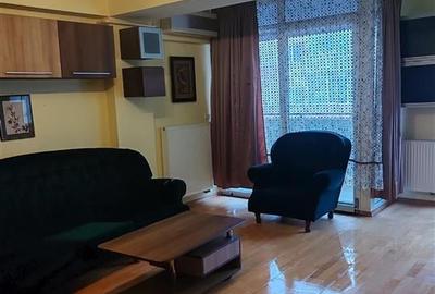 Apartament cu 3 camere decomandat în Cetății