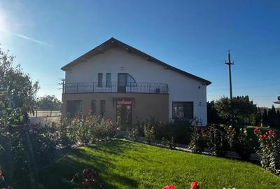 Casă cu 7 camere cu Teren 1250 Mp în Exterior Vest - 2