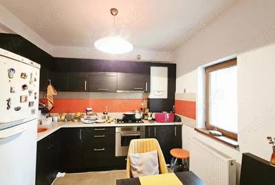 Apartament cu 3 camere semidecomandat în Drumul Taberei