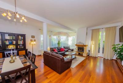 Casa eleganta in zona exclusivista, cu priveli?te d... - 18