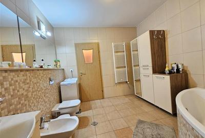 Apartament cu 3 camere decomandat în Răcădău - 10