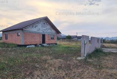 Casă cu 5 camere cu Teren 1000 Mp în Dumbrava