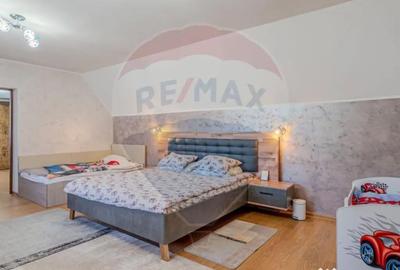 Casă cu 5 camere cu Teren 540 Mp în Ucea - 2