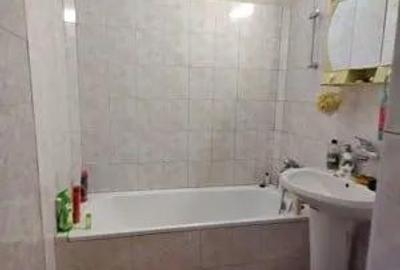 Garsonieră decomandată în Lipovei