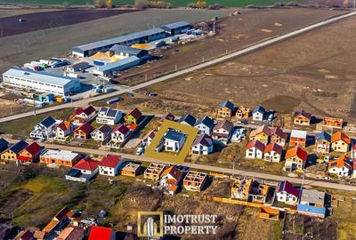 Casă cu Teren 300 Mp în Tisa - 3