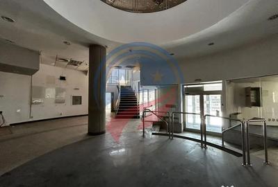 Spațiu comercial, de 477 mp, în Central - 14